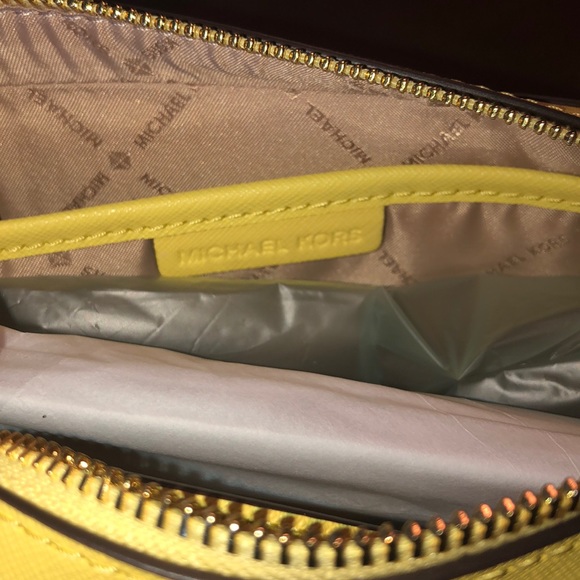 NWT Authentic Michael Kors Large Jet Set Crossbody - Picture 6 of 7